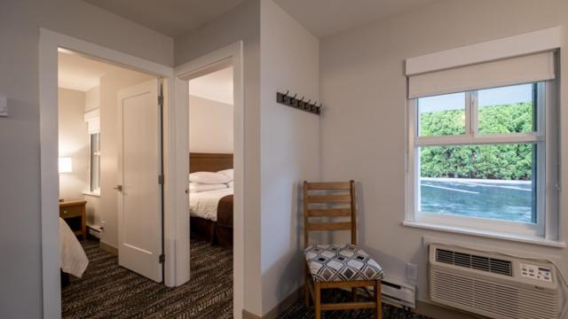 George Point Inn Surrey Extérieur photo